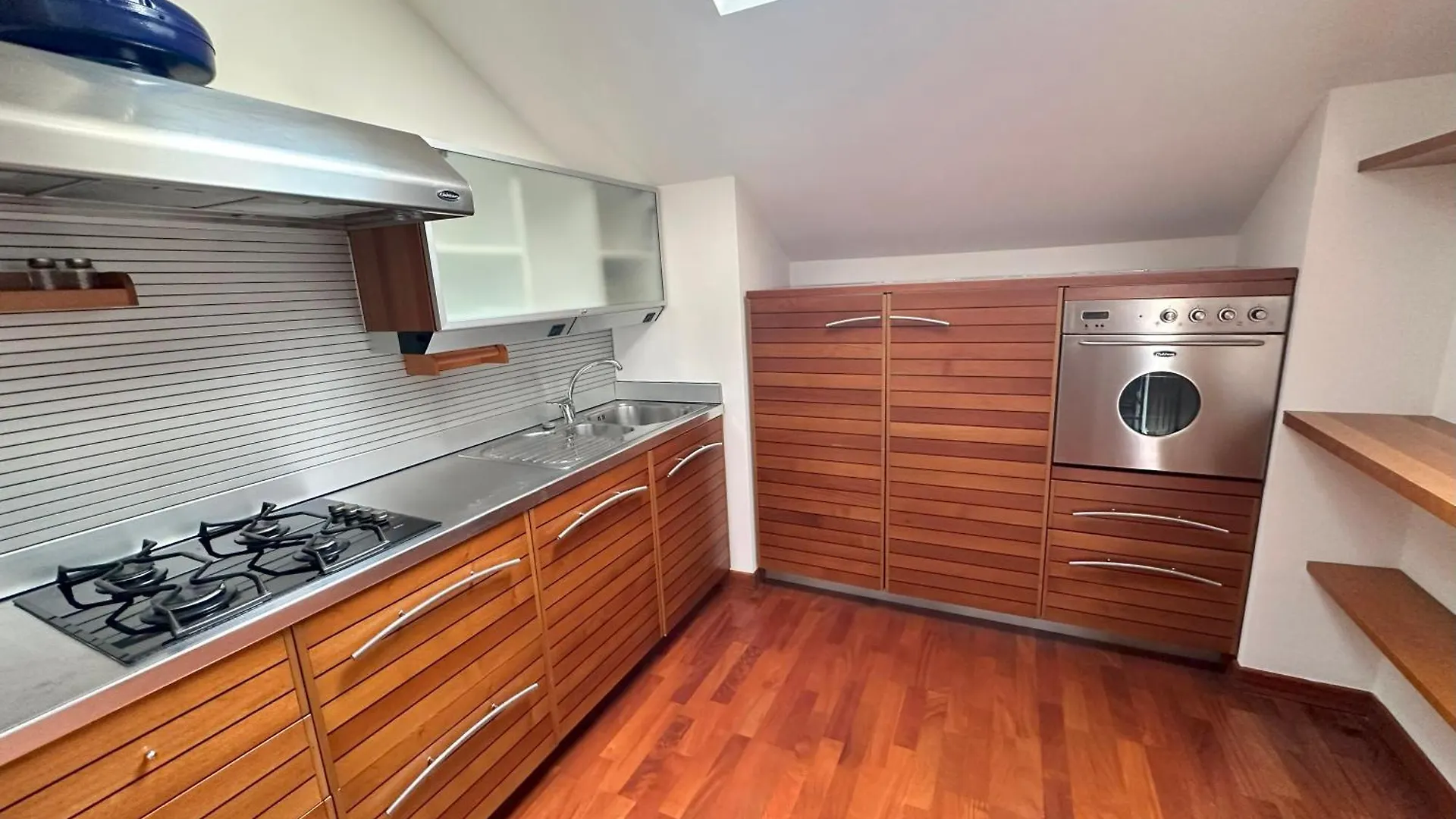 Apartment Appartamento Con 2 Camere Da Letto Navigli + Parcheggio Per 2 Auto Milan Italy