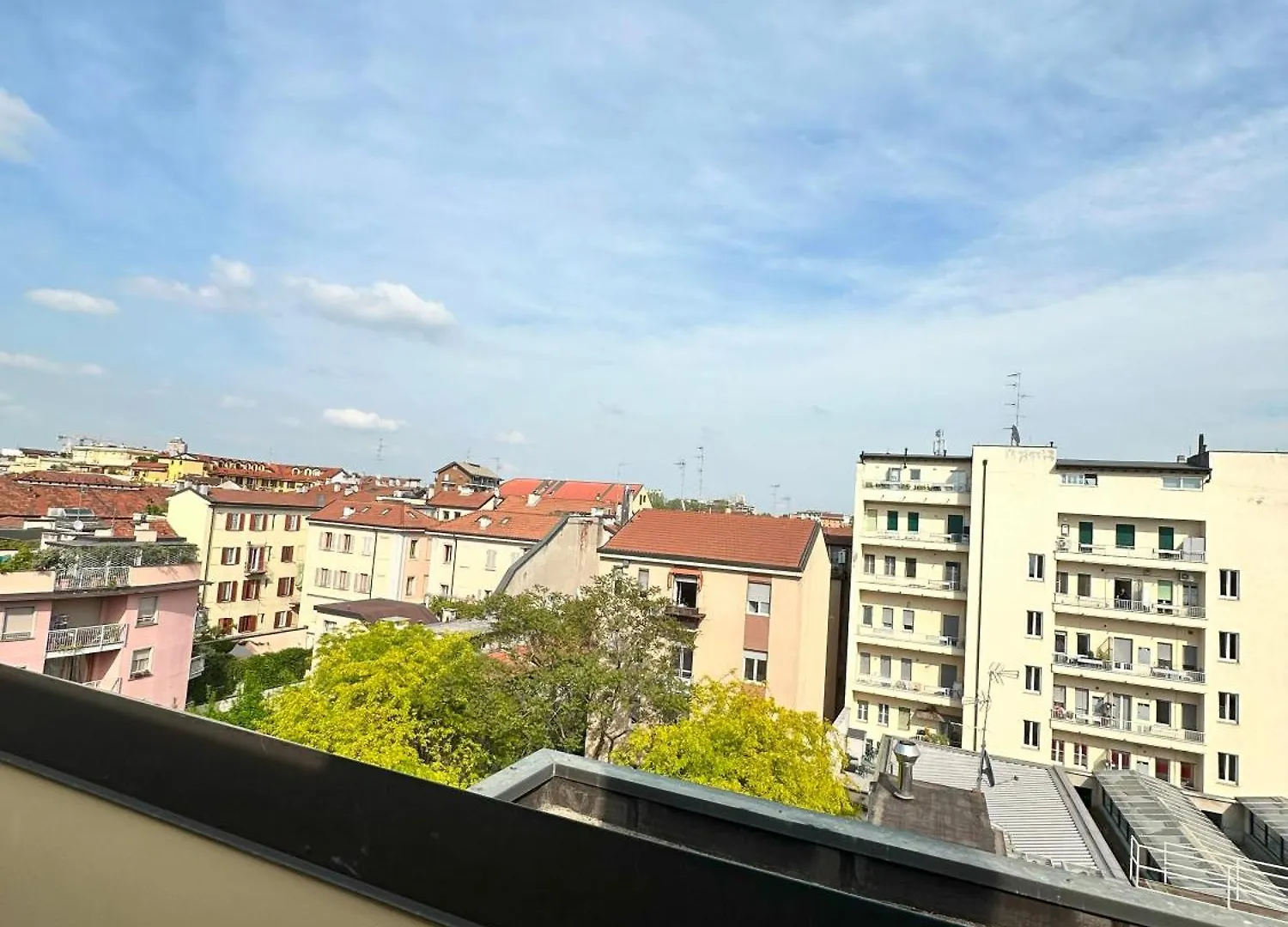 Apartment Appartamento Con 2 Camere Da Letto Navigli + Parcheggio Per 2 Auto Milan