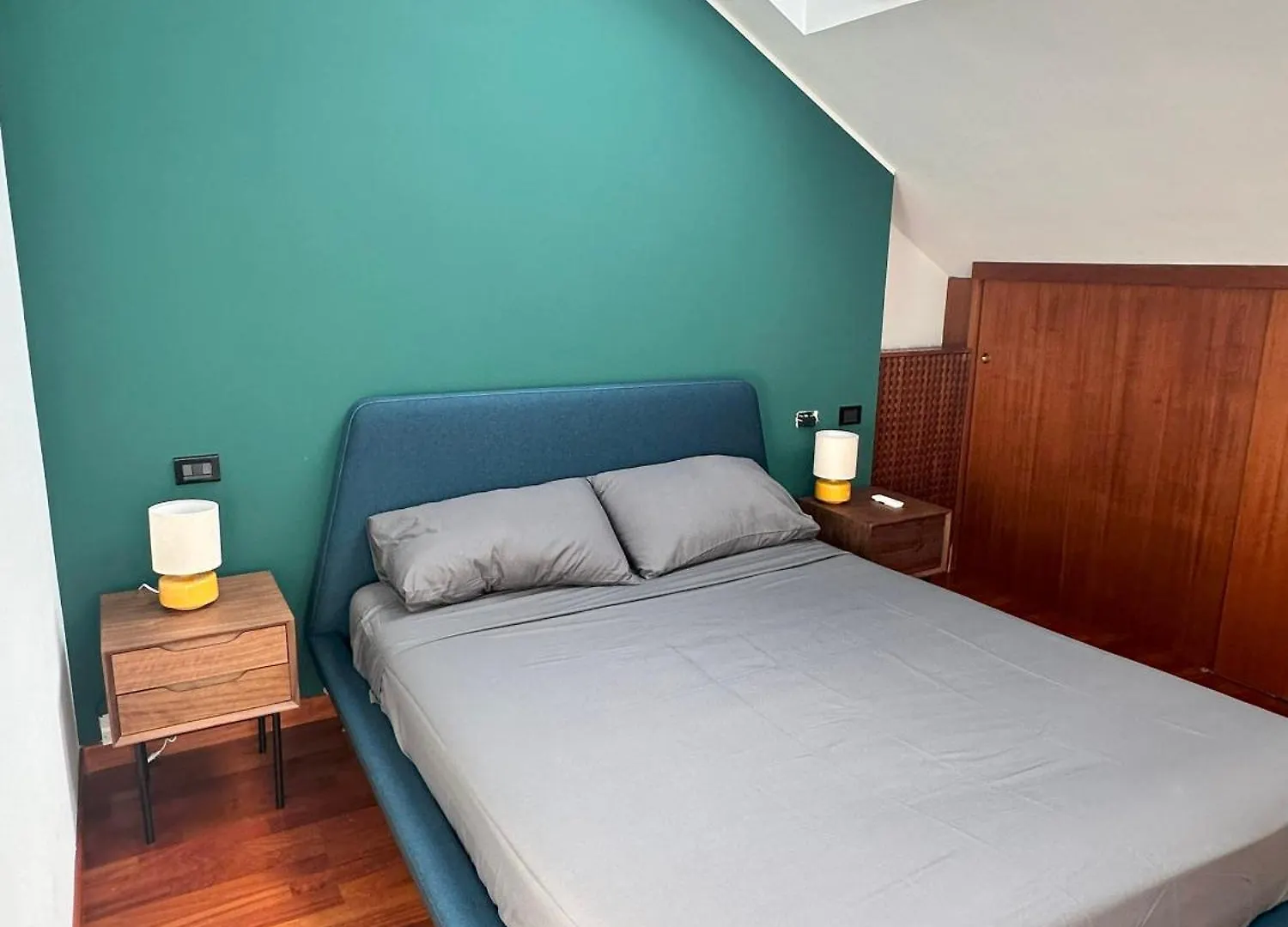 Appartamento Con 2 Camere Da Letto Navigli + Parcheggio Per 2 Auto Milan Italy