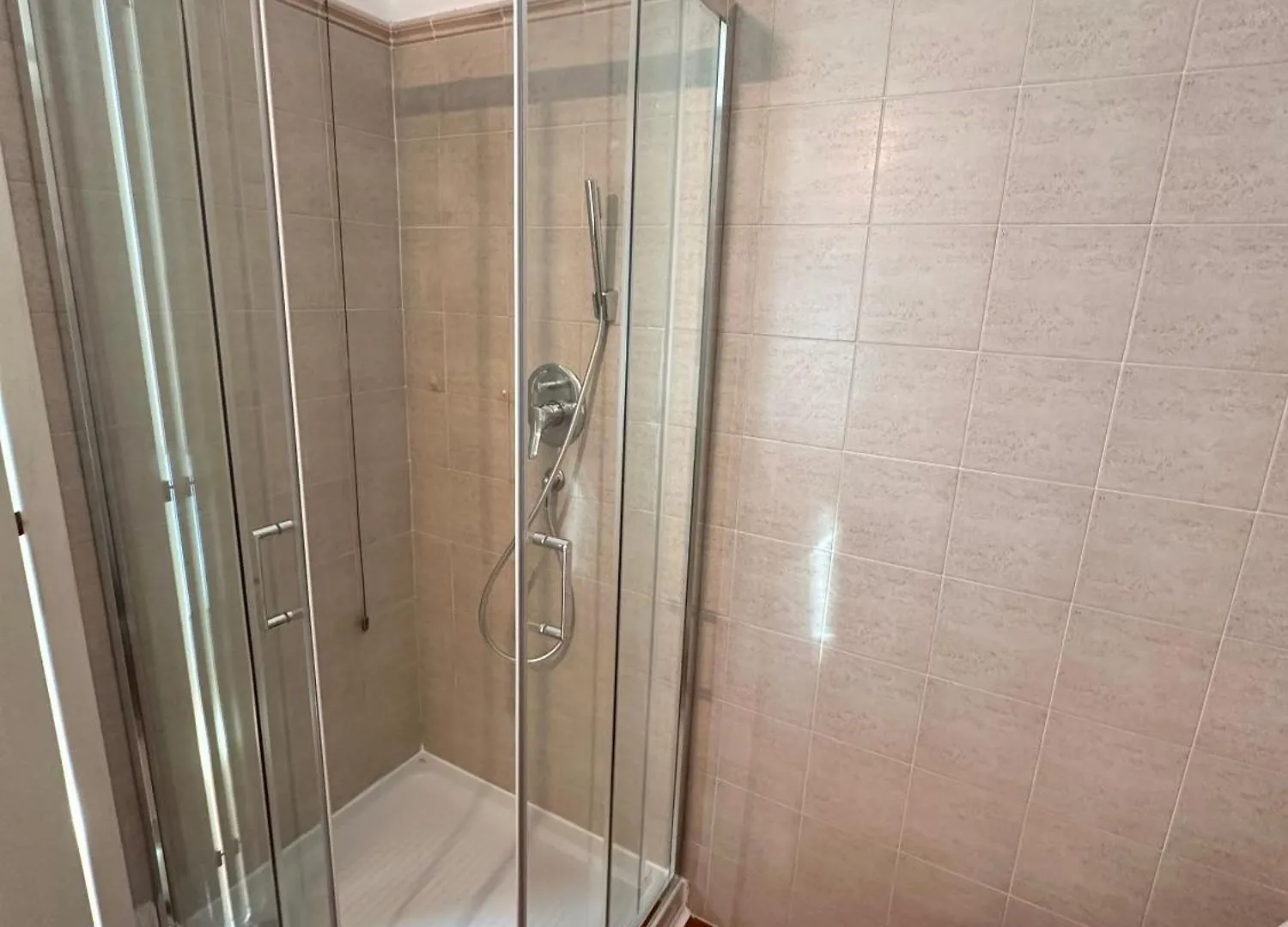 Appartamento Con 2 Camere Da Letto Navigli + Parcheggio Per 2 Auto Milan 0*,