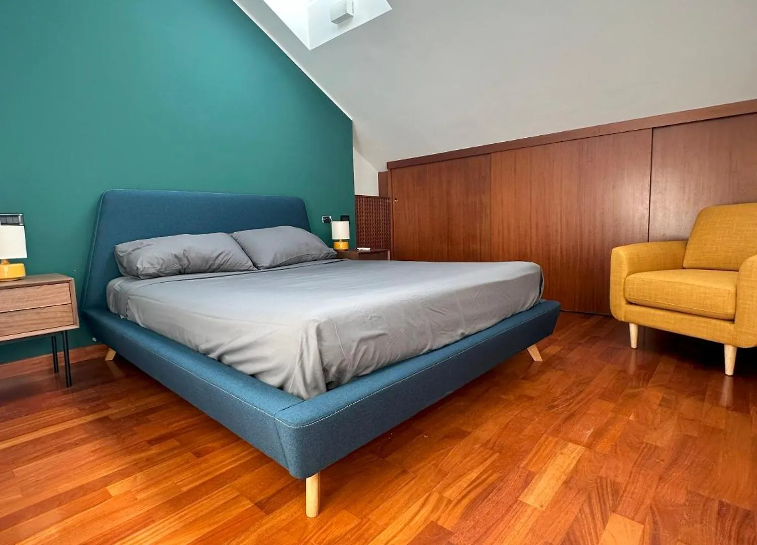 Appartamento Con 2 Camere Da Letto Navigli + Parcheggio Per 2 Auto Milan 0*,  Italy