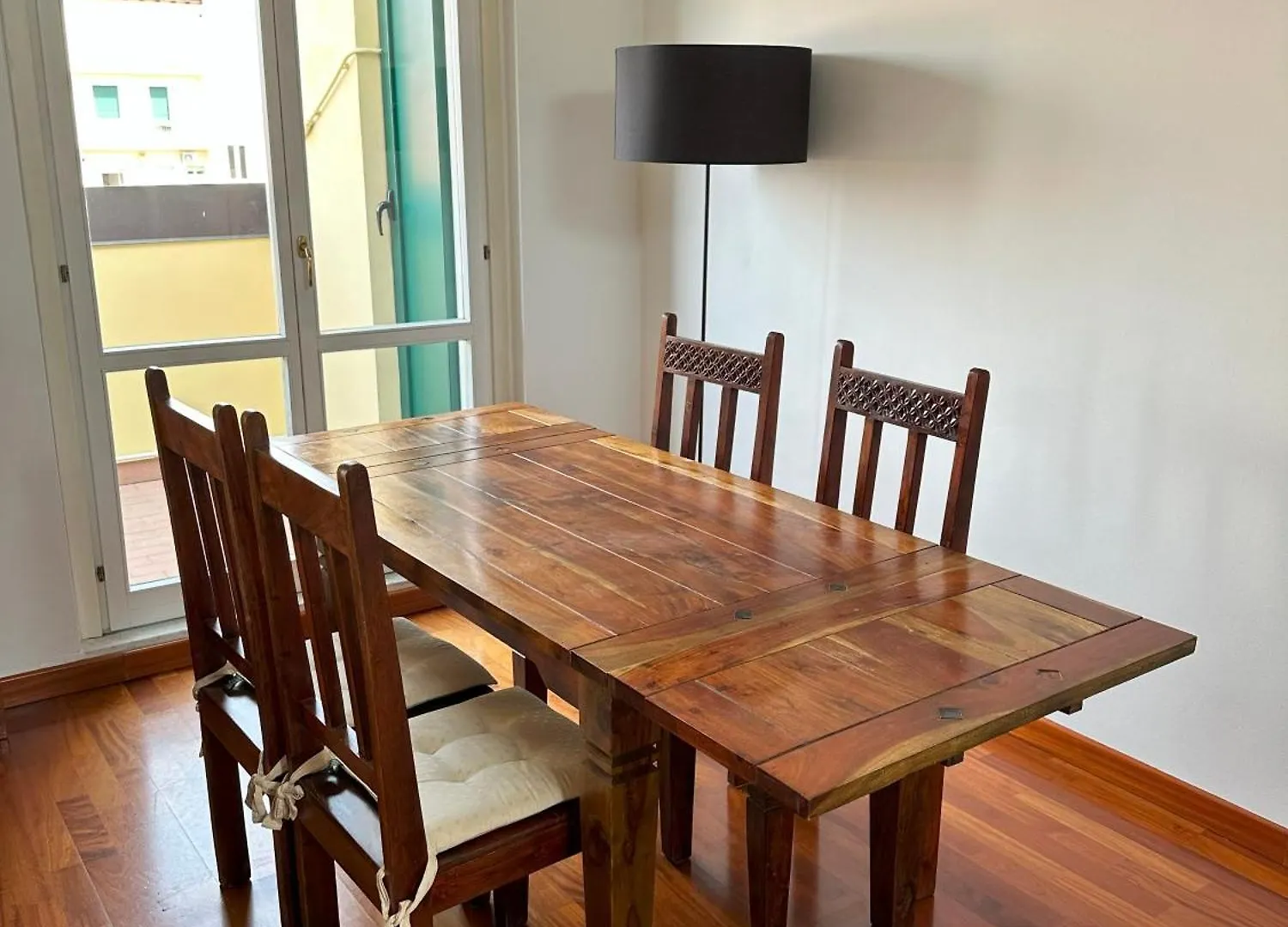Appartamento Con 2 Camere Da Letto Navigli + Parcheggio Per 2 Auto Milan Apartment